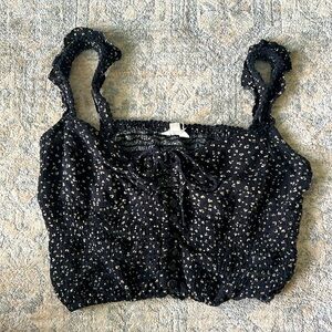 cute black flowered top 🌼